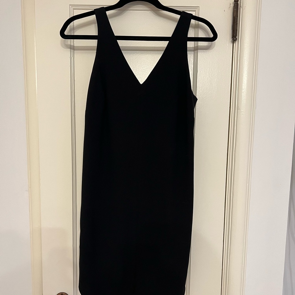 Banana Republic Black Dress. Size 2. Excellent Condition. Worn once.